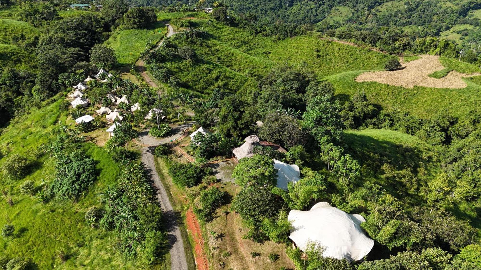 Holos Retreat Center: The Entire Ridge Basecamp Baru Dış mekan fotoğraf